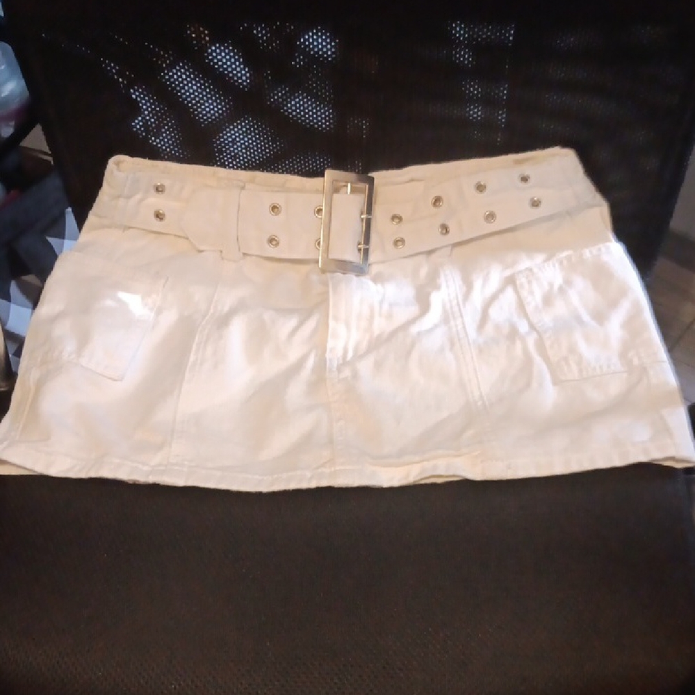 SHEIN Cream Mini Skirt with Belt